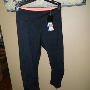 Under Armour Heatgear Armourvent Capris Melon XS (V-38)